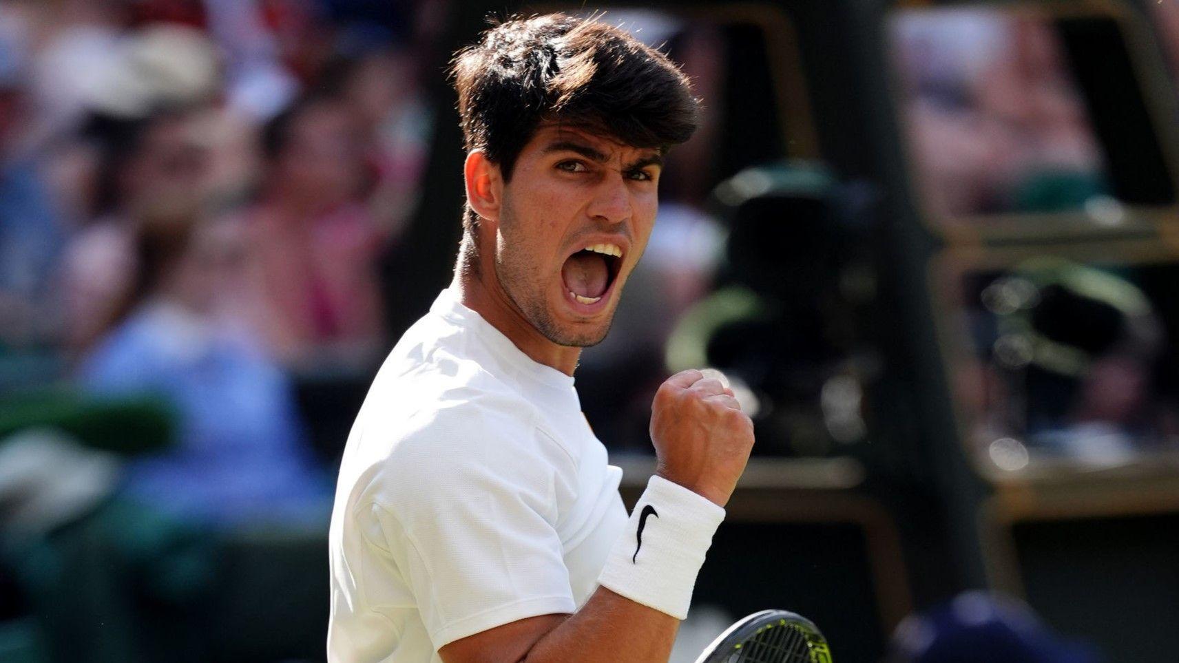 Wimbledon final: Alcaraz and Sinner locked in close third set