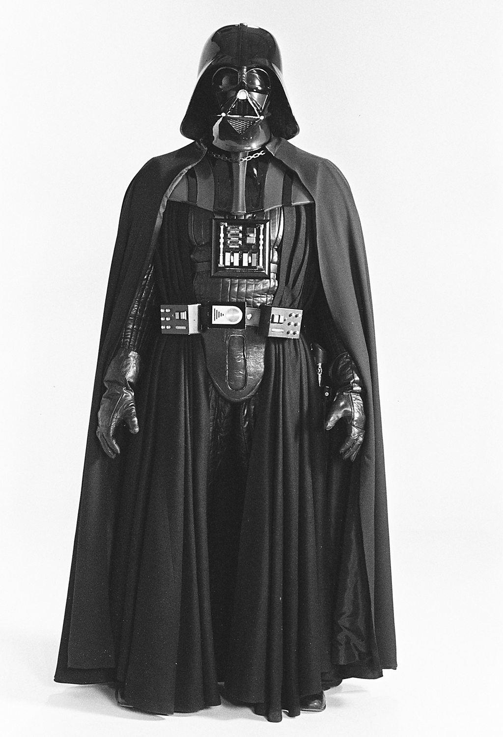 Traje do personagem Darth Vader, da saga Star Wars/Guerra nas Estrelas, inspirado nas armaduras dos samurais do Japão