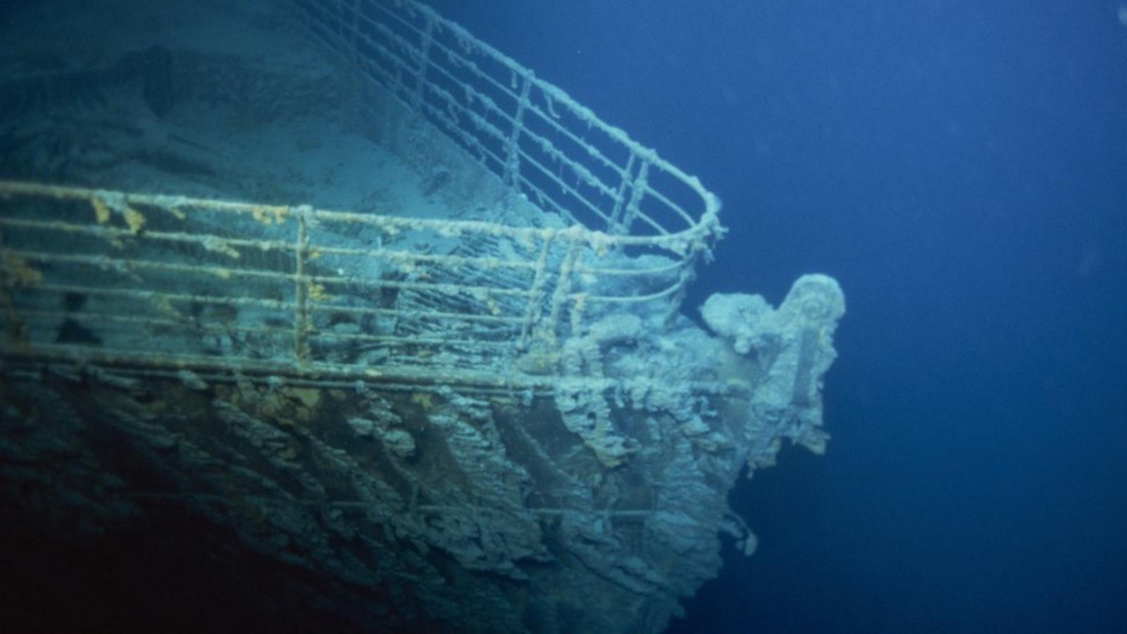 La proa del Titanic en el fondo del mar roída por el óxido y micróbios marinos