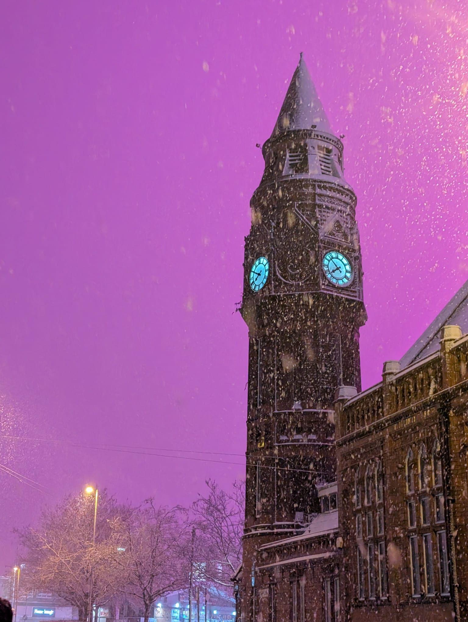 Do neobičnog fenomena je došlo kada je u gradu sneg počeo da pada intenzivno