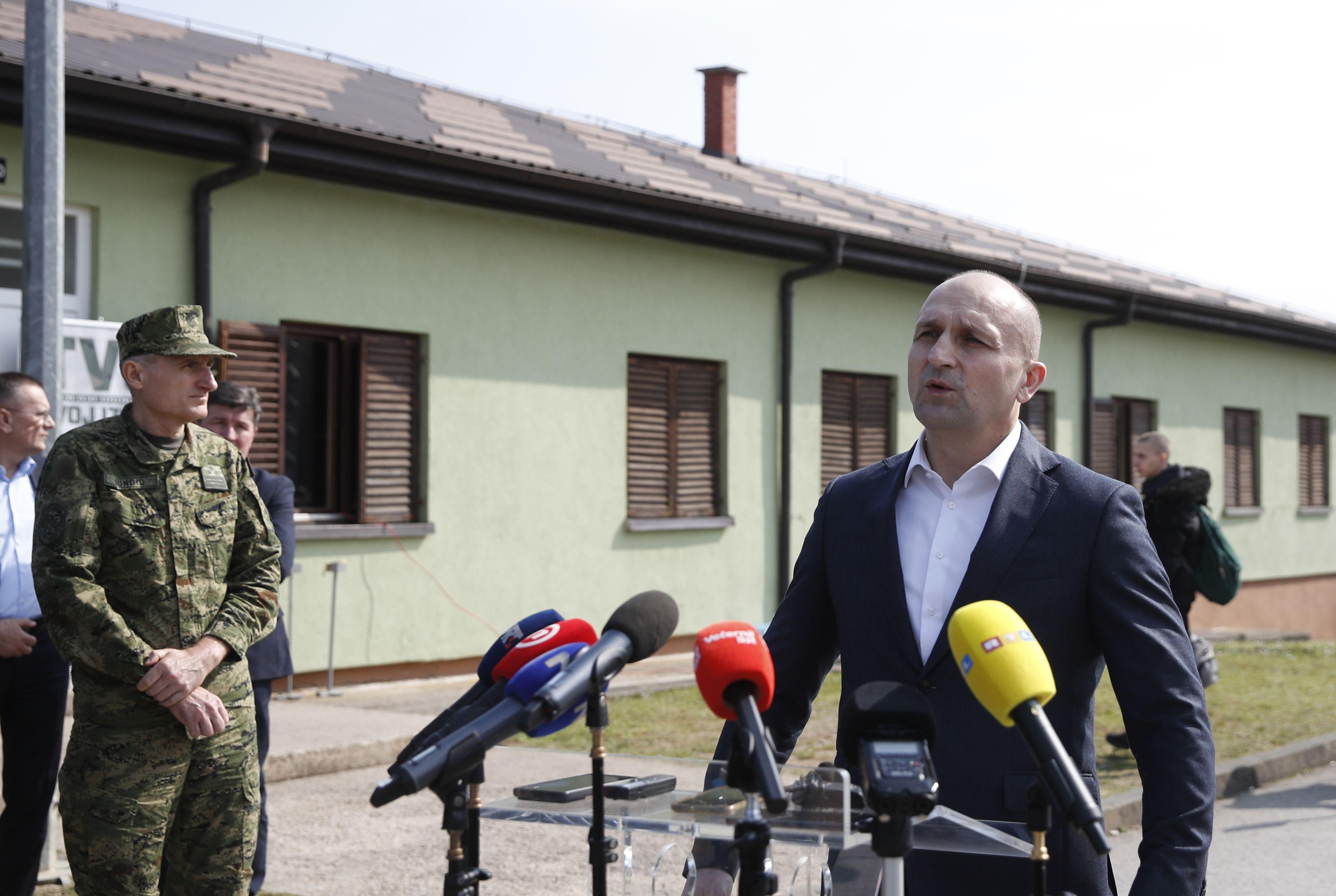 ministar odbrane hrvatske ivan anušić