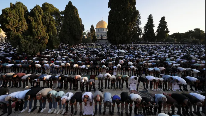 من القدس 