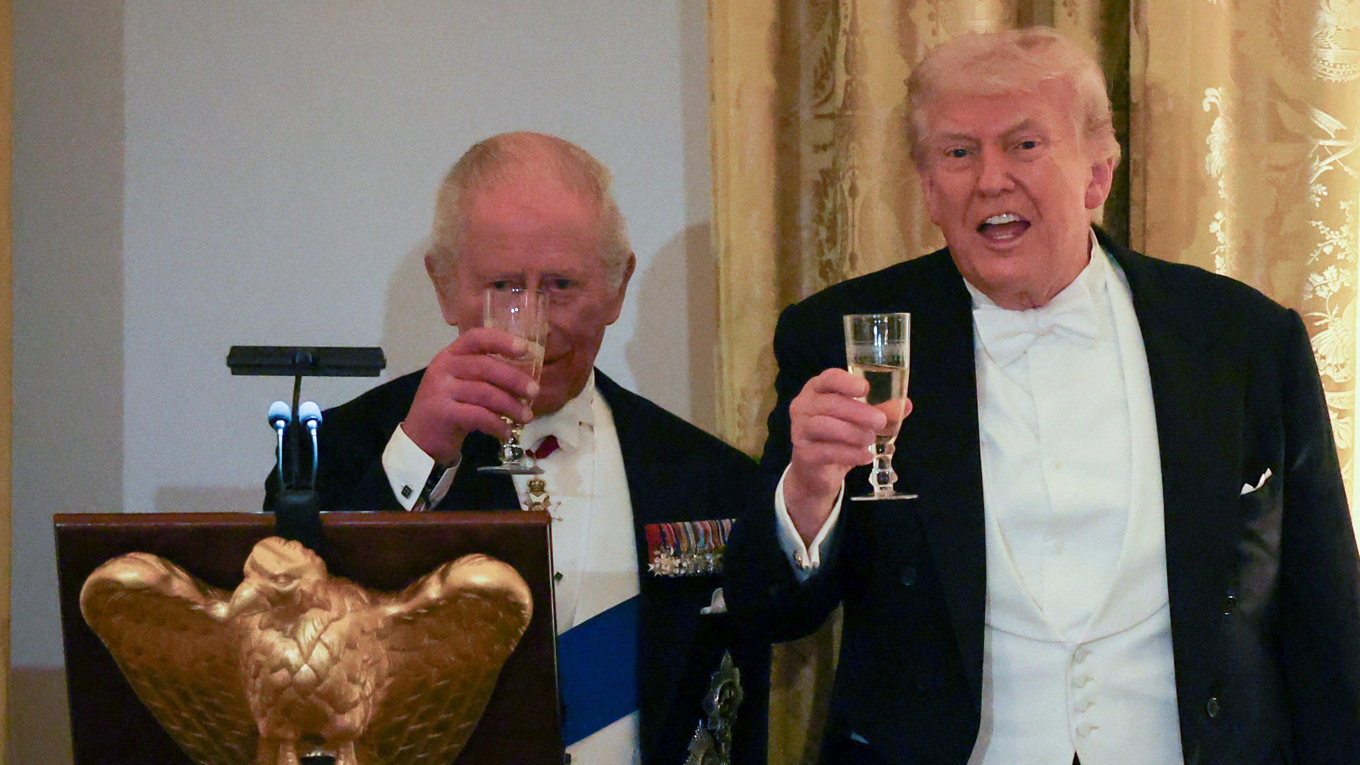 kralj Čarls i Tramp nazdravljaju 