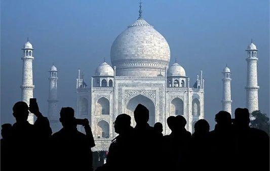 تاج محل پر بھی دعوی کیا جاتا ہے