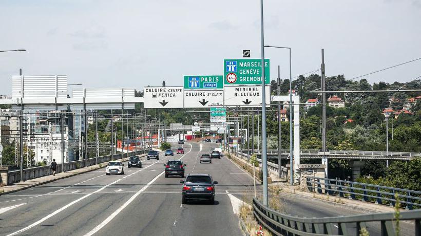 Frances ghost car scandal that allowed one million illegal vehicles onto the roads