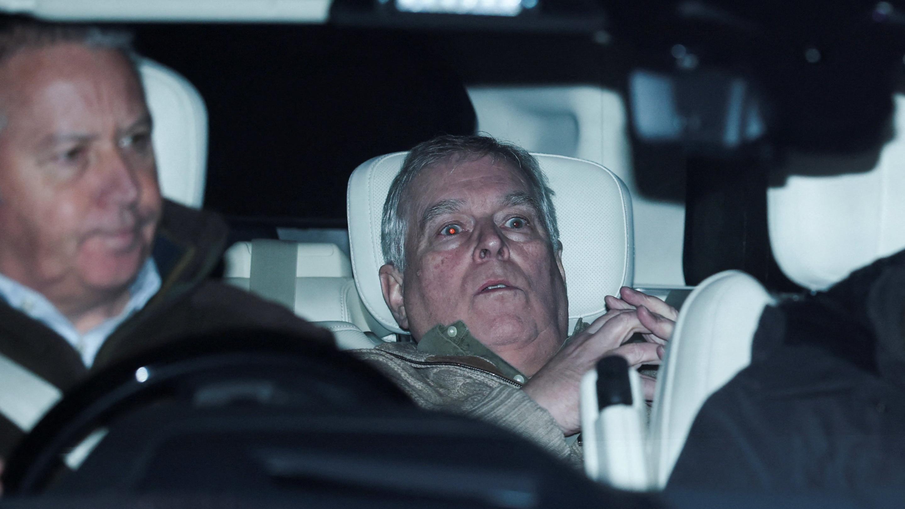 الإفراج عن الأمير البريطاني السابق أندرو بعد توقيفه لساعات على خلفية قضية إبستين