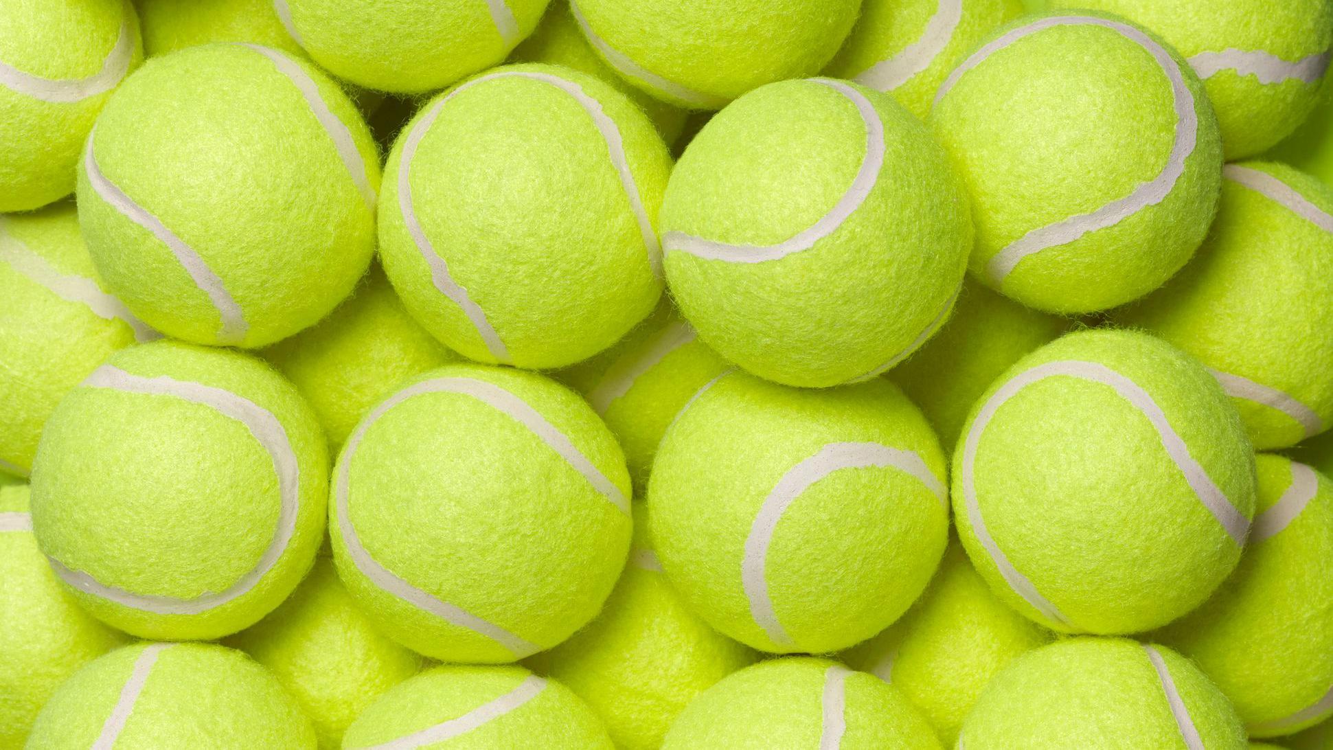 Grupo de bolas de tênis