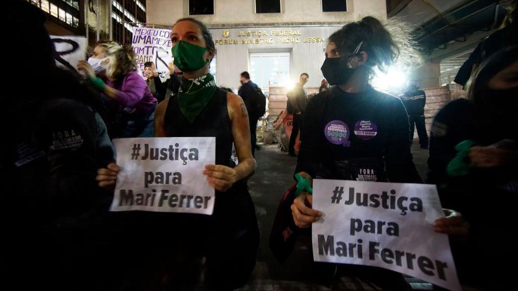 Protesto em apoio a Mariana Ferrer, em S&atilde;o Paulo, em 4 de novembro de 2020