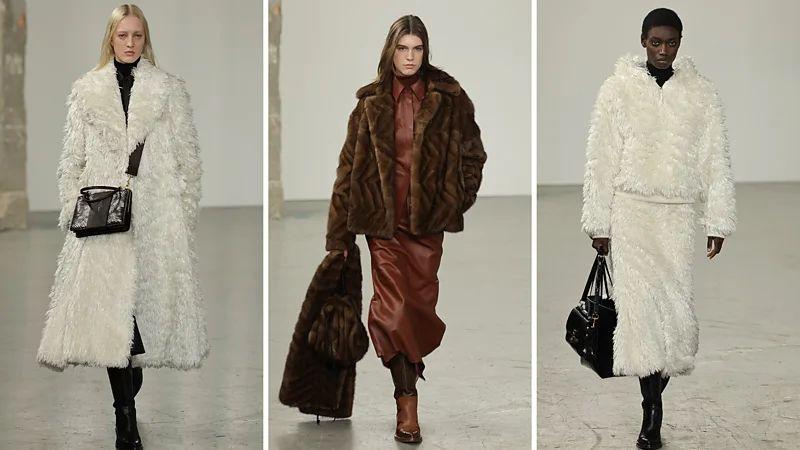 Modelos vestindo casacos de pele em desfile