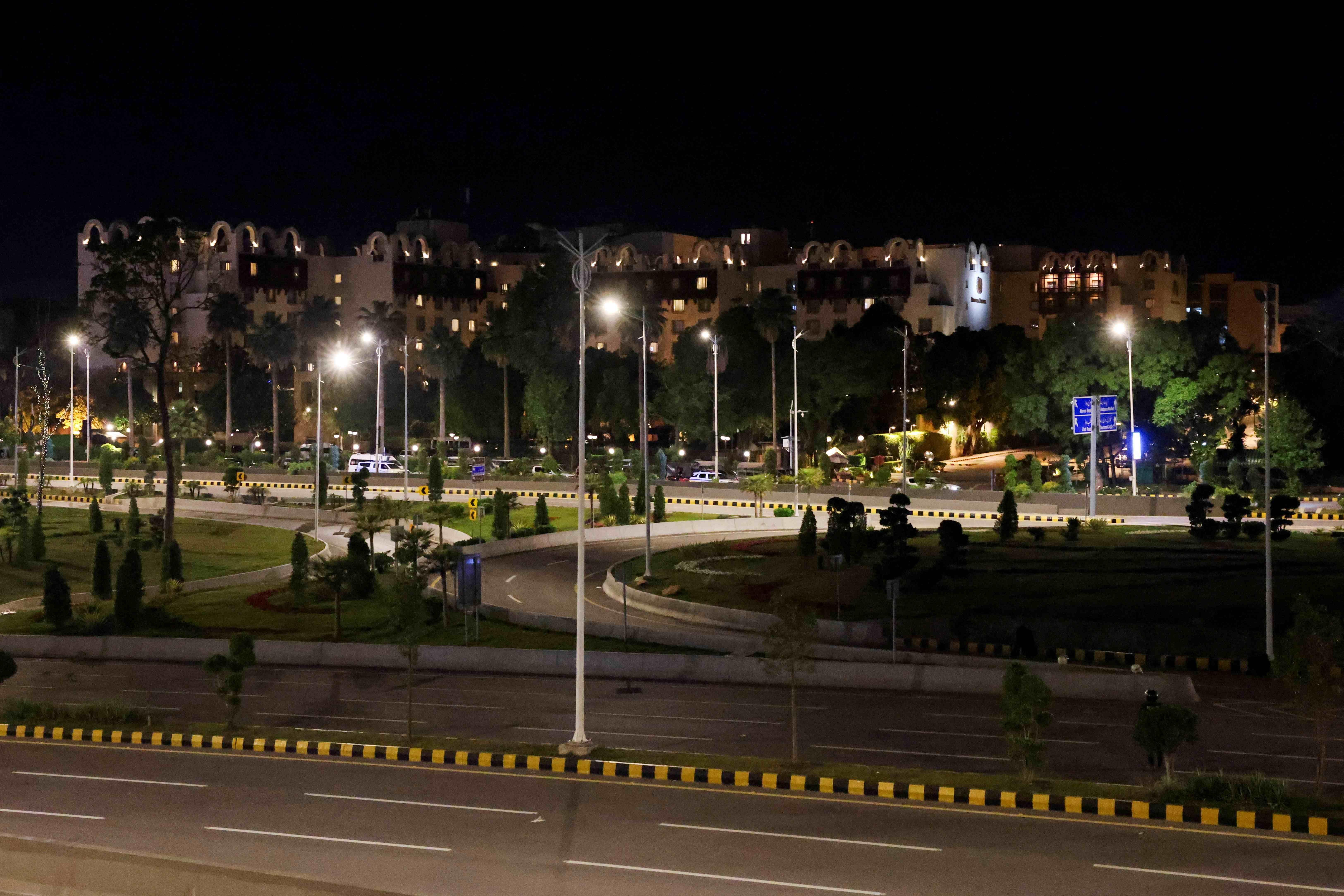 Serena Hotel &agrave; noite