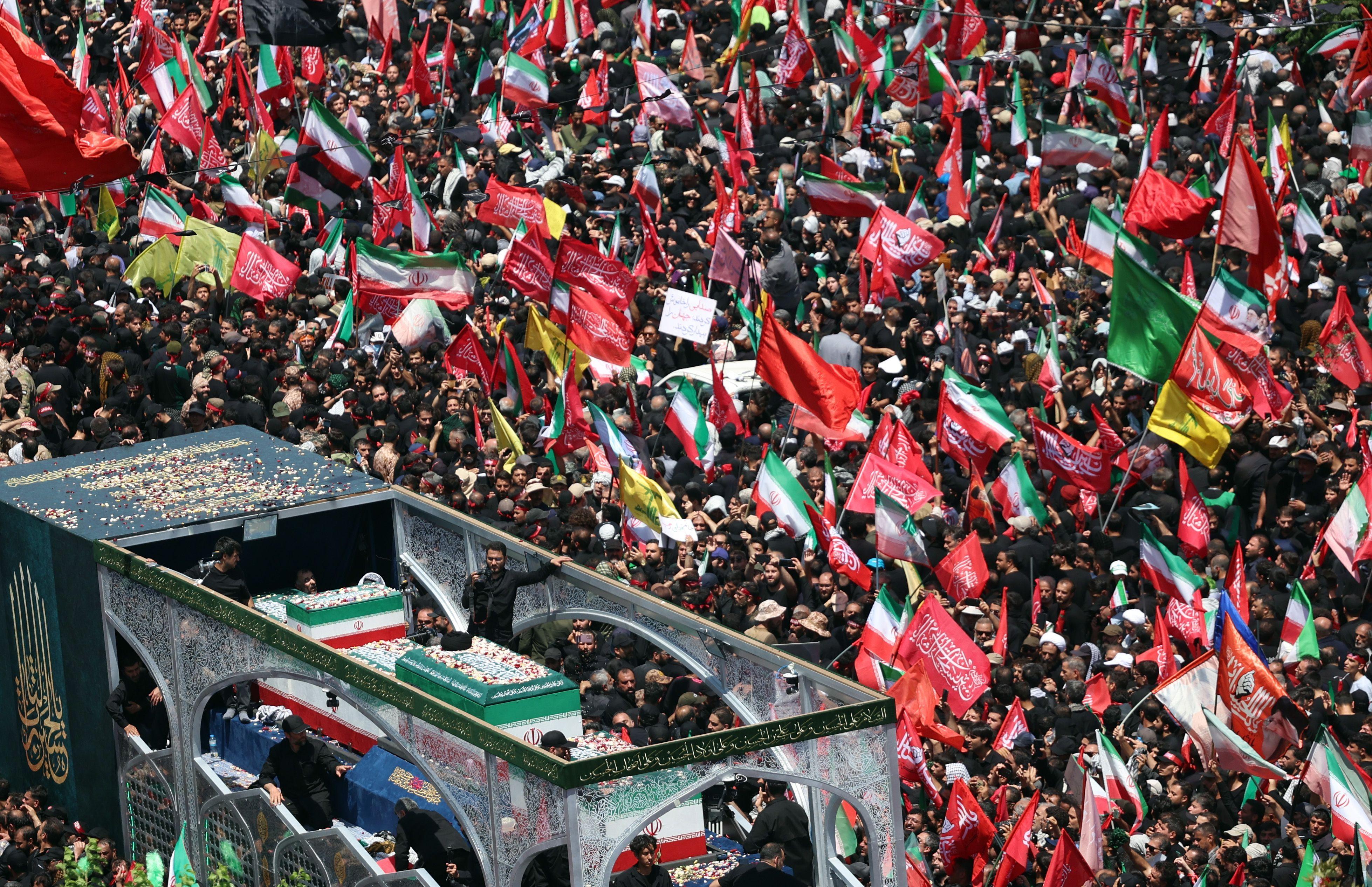 Otpor i osveta: Iran je želeo da pošalje poruku oproštajem od Alija Hamneija 2 sahrana alija hamneija