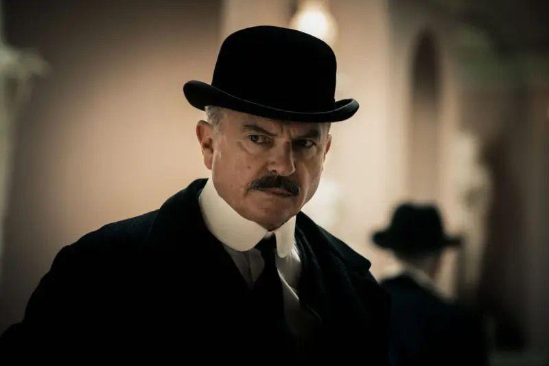 Sam Neill en "Peaky Blinders".