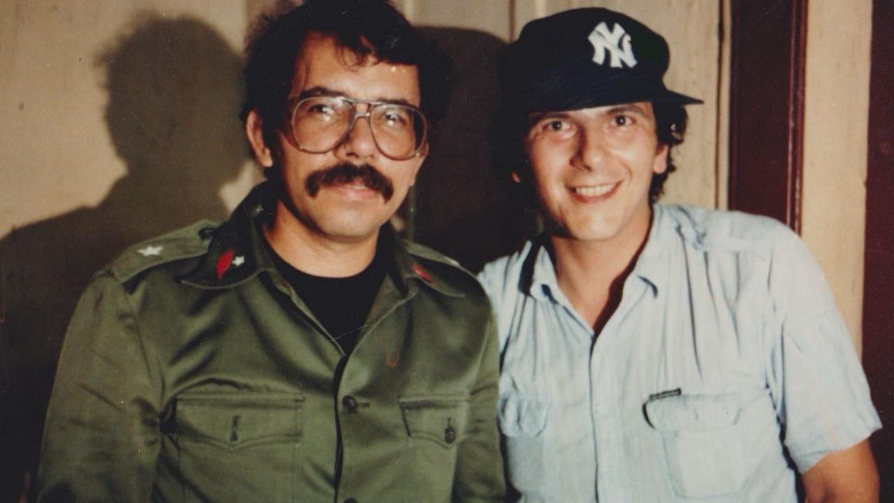 Daniel Ortega junto a Reed Brody en 1984.