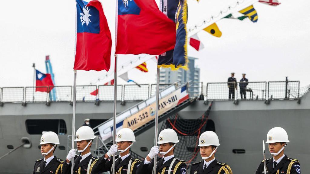 2025 年 3 月 17 日，儀仗隊在台灣基隆港舉行公眾開放日。 
