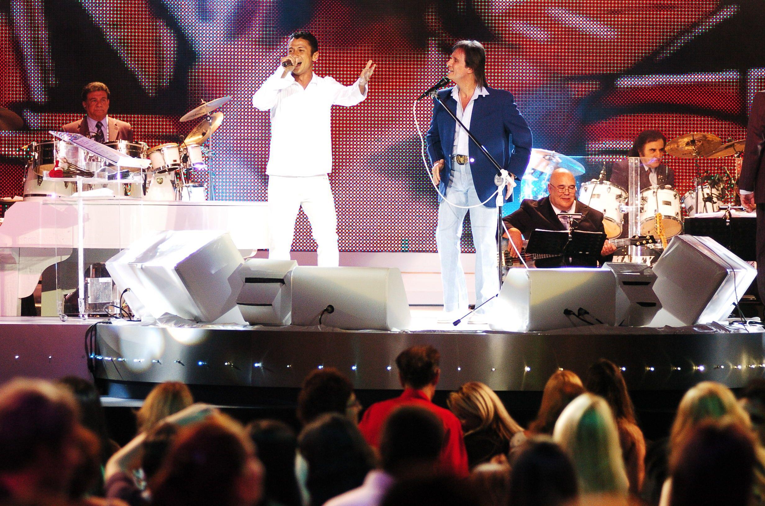 Roberto Carlos e MC Leozinho 