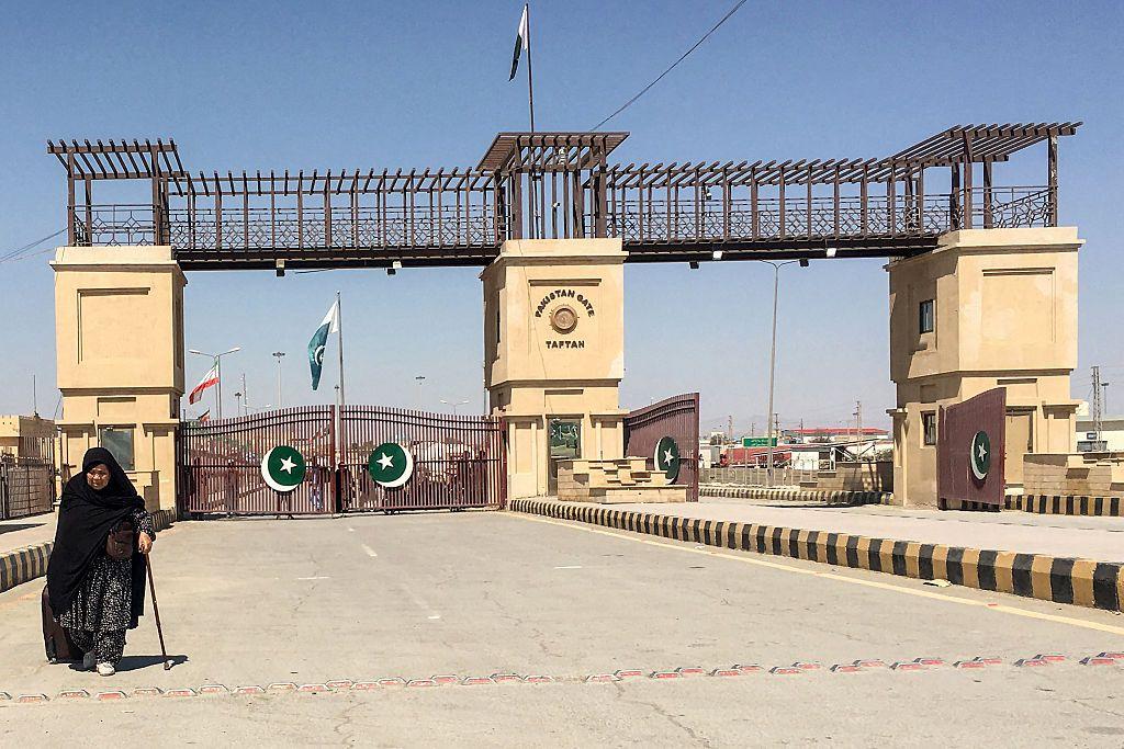 پاکستانی وزارتِ تجارت کا کہنا ہے کہ ’گوادر، کراچی اور تافتان سمیت مختلف روٹس کو ٹرانزٹ کوریڈورز کے طور پر نامزد کر دیا گیا ہے‘