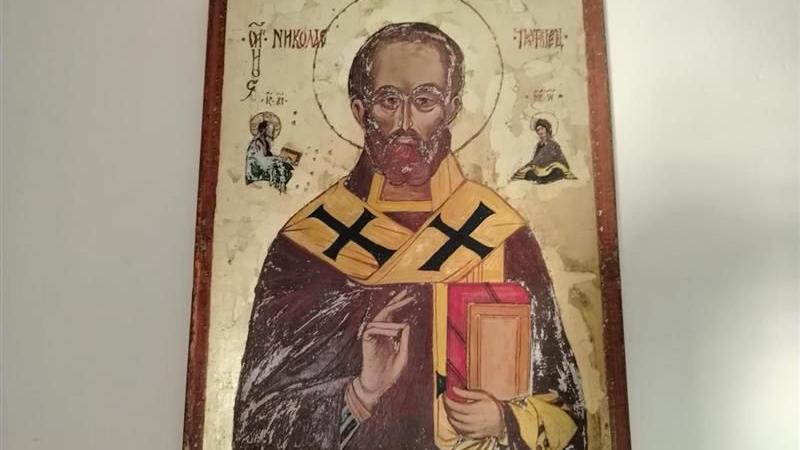 Sva lica Svetog Nikole: Između istorije i verovanja 10 Ikona Svetog Nikole na zidu