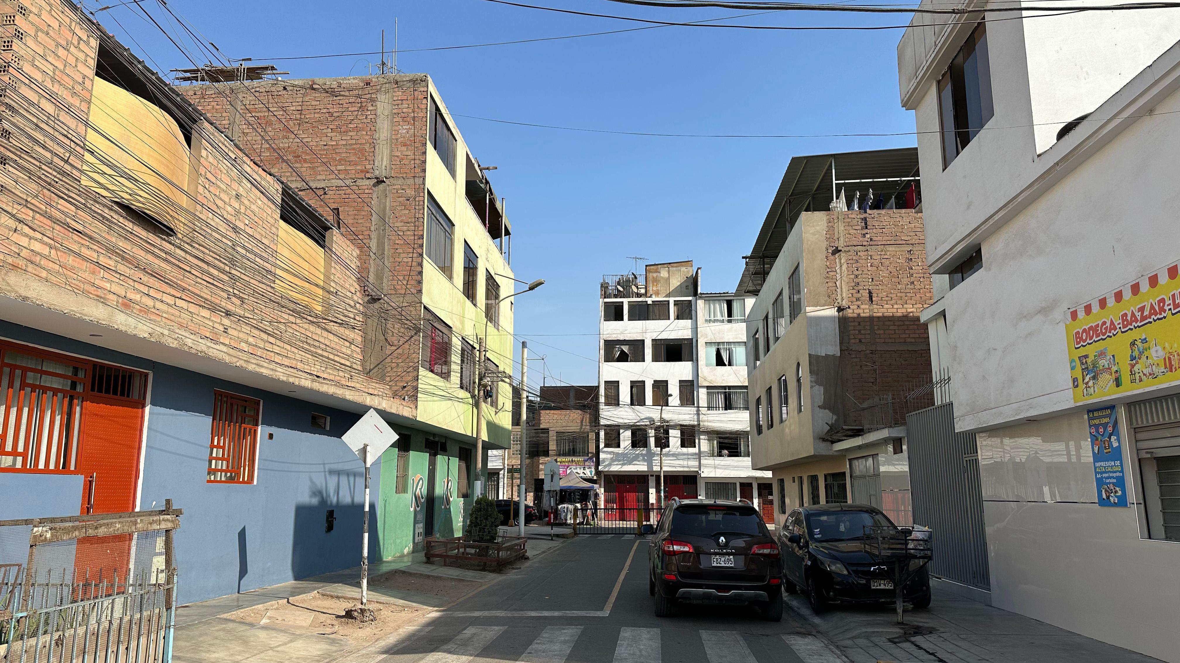 Calle en el distrito Los Olivos, de Lima. 
