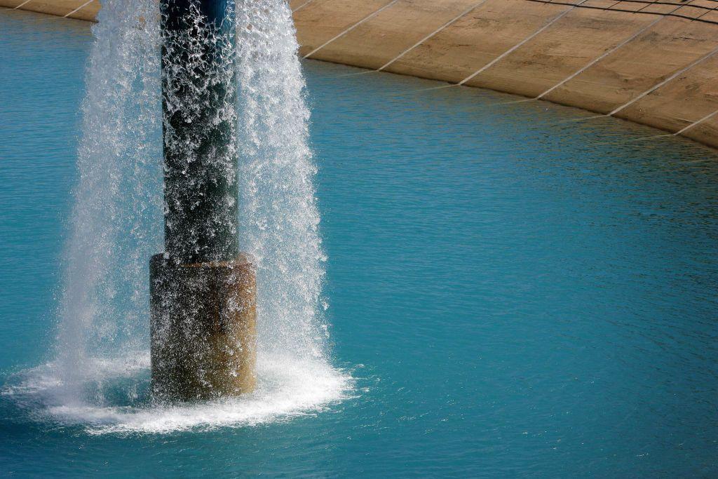 Bombeo de agua subterránea en la región de Almería.