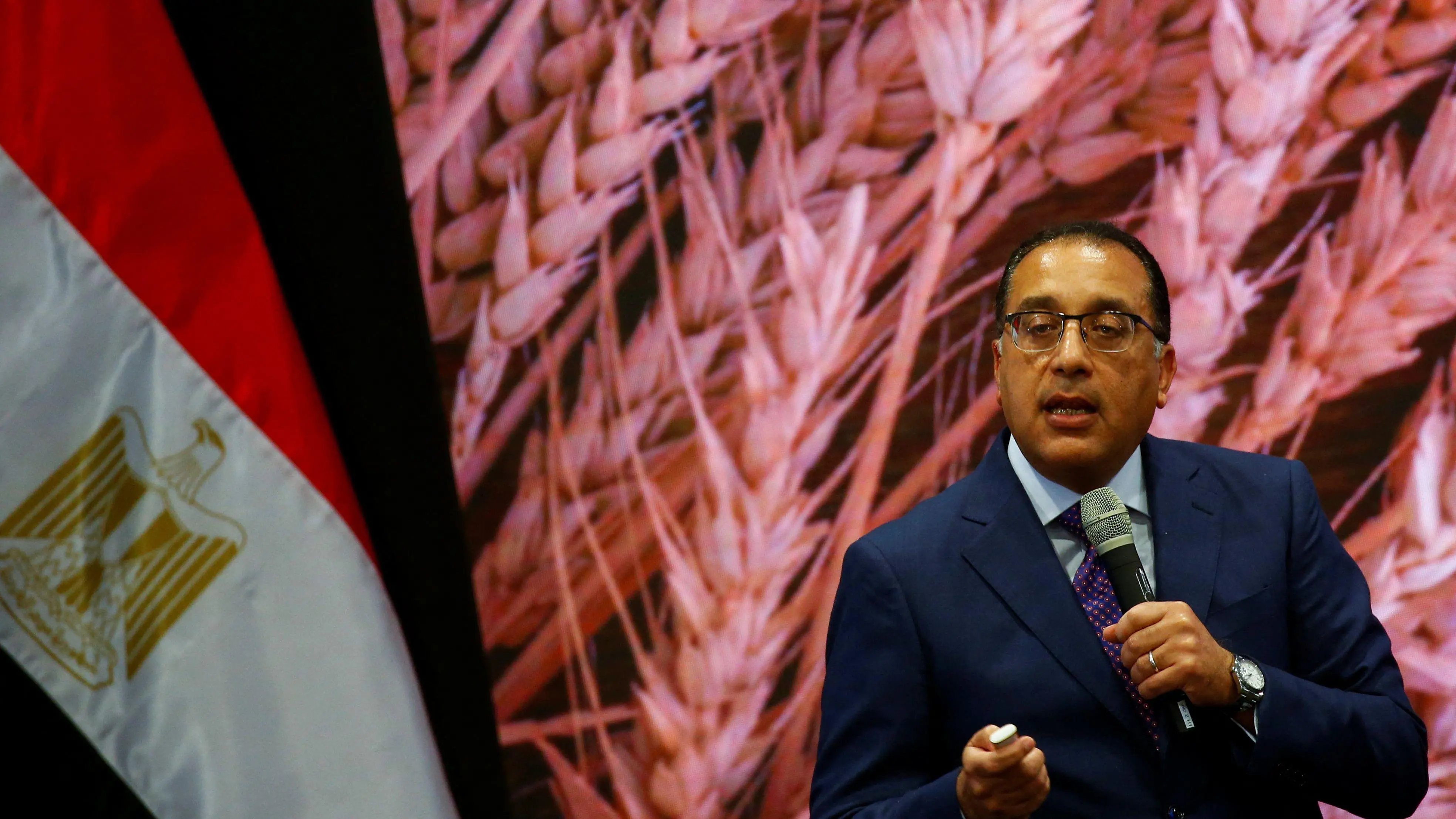 رئيس الوزراء المصري مصطفى مدبولي يقول إن بلاده تجاوزت الأزمة الاقتصادية
