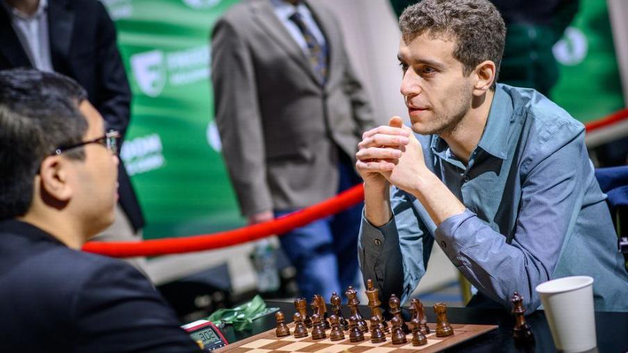 Narodicki tokom partije šaha, daniel naroditsky