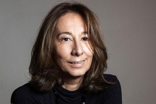 Una foto retrato de la periodista Liliana Viola.