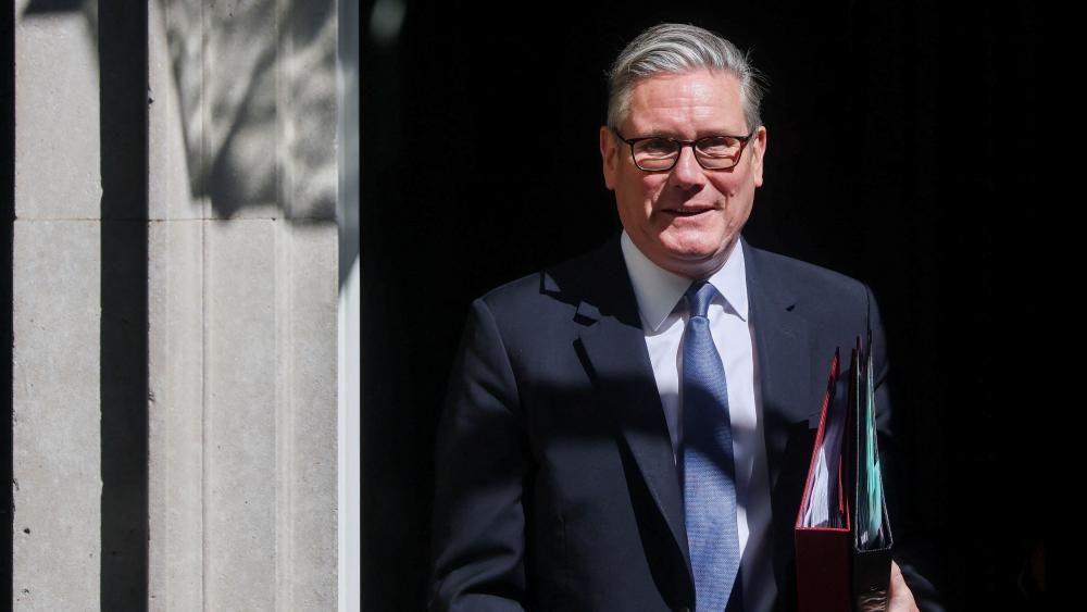 Starmer to face PMQs after ex-Foreign Office chief says he was pressured over Mandelson vetting