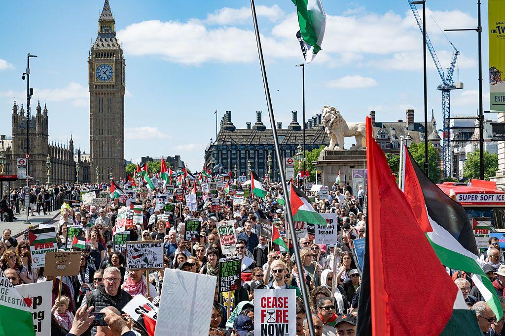 اعتراف بريطانيا ودول غربية بدولة فلسطين: خطوة تاريخية تشعل جدلاً دولياً واسعاً 