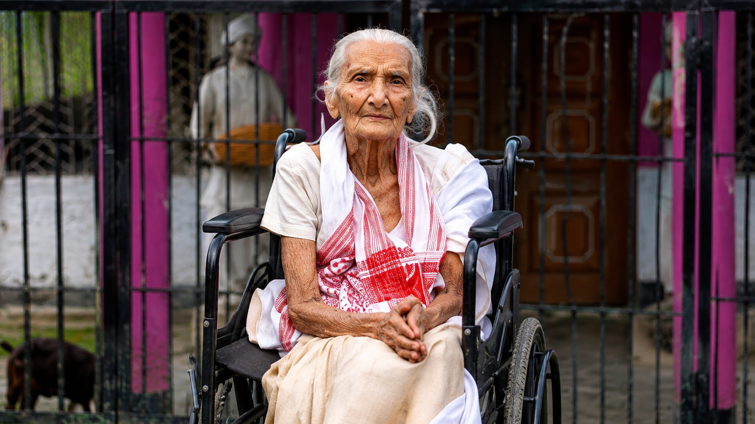 How a 97-year-old escaped deadly Indian floods on a banana log raft