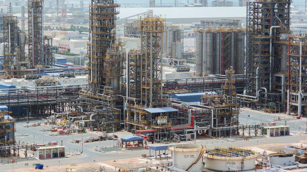 planta de producción de crudo en EAU