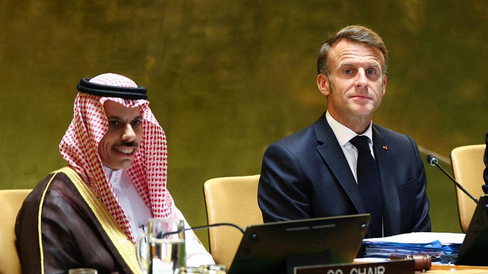 France formally recognises Palestinian state 