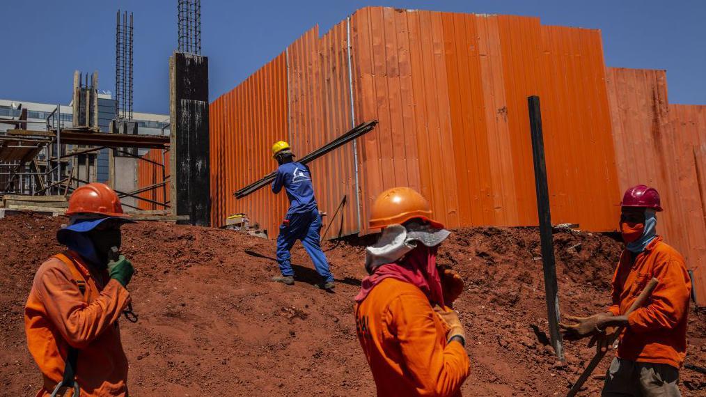 Trabalhadores da construção civil