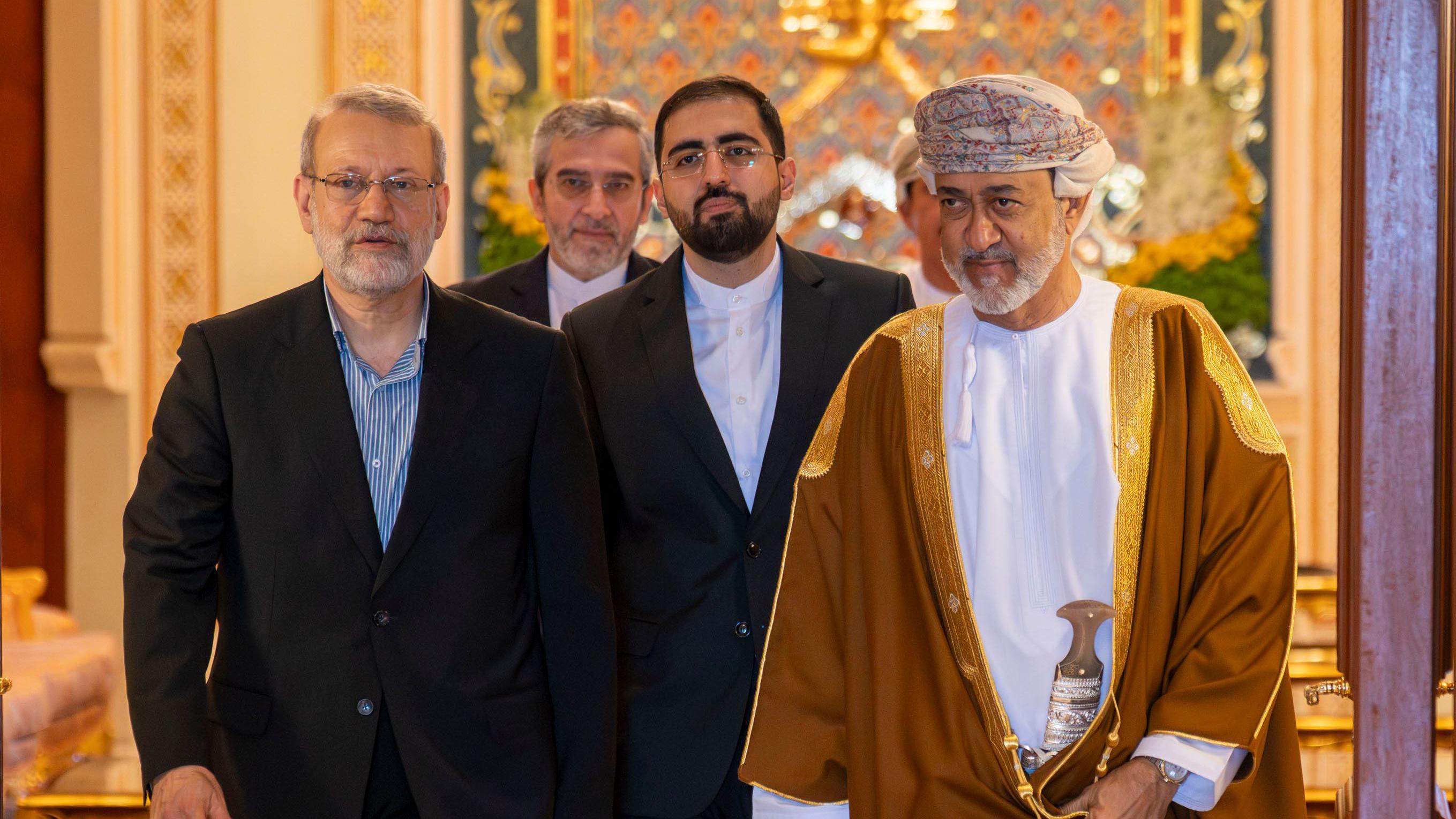 الرئيس الأمريكي يلوح بـ"إجراءات صارمة جداً" إذا لم يتم التوصل إلى اتفاق، وطهران تدعو واشنطن "للتيقظ" قبيل لقاء نتنياهو بترامب