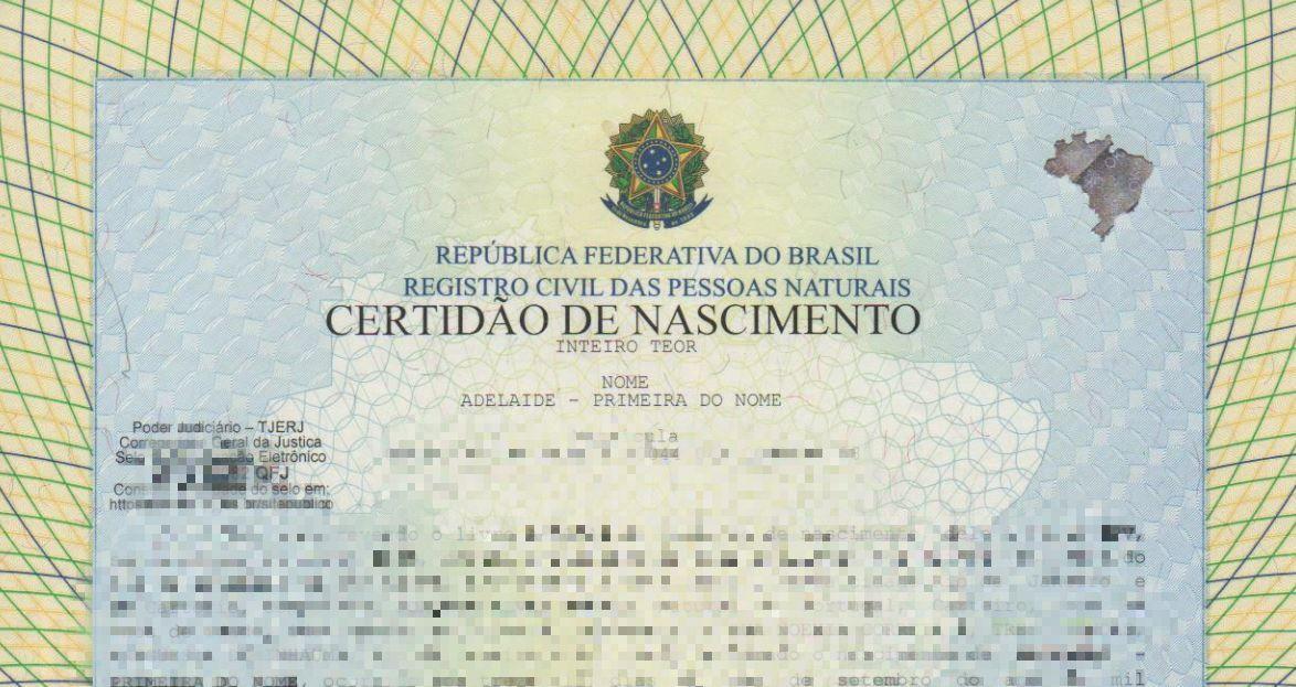 Certidão de Nascimento mostra: Adelaide - Primeira do Nome