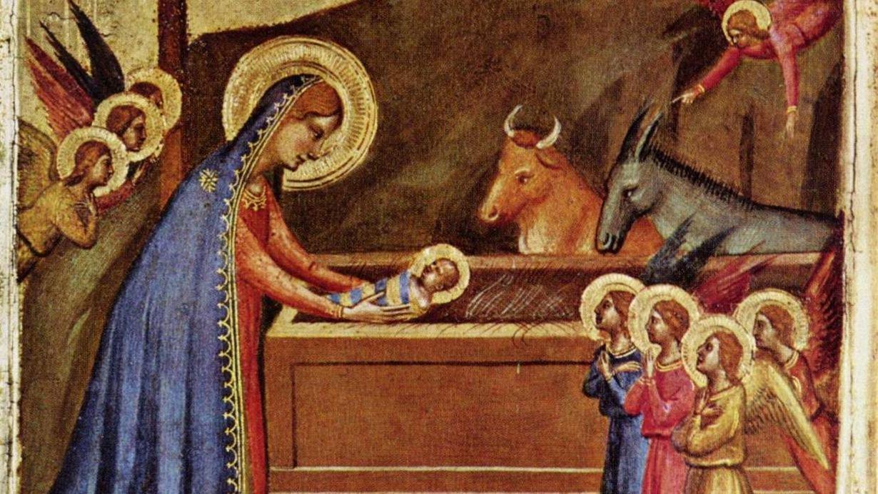 Pintura medieval mostra Maria colocando o beb&ecirc; Jesus na manjedoura, com anjos rezando e um boi e um burro ao fundo. Obra de Bernardo Daddi, por volta de 1325