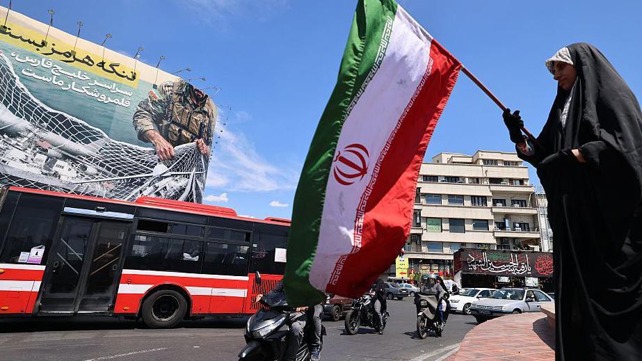 Trumps Strait of Hormuz blockade threat raises risks and leaves predicaments unchanged