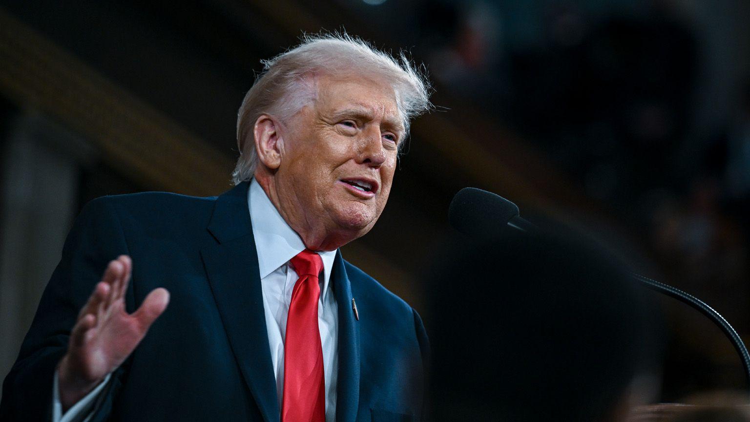 Trump fazendo um discurso