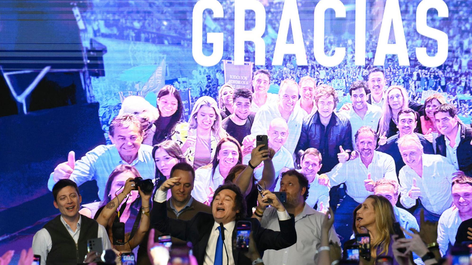 Festejos en el búnker electoral de la Libertad Avanza. 