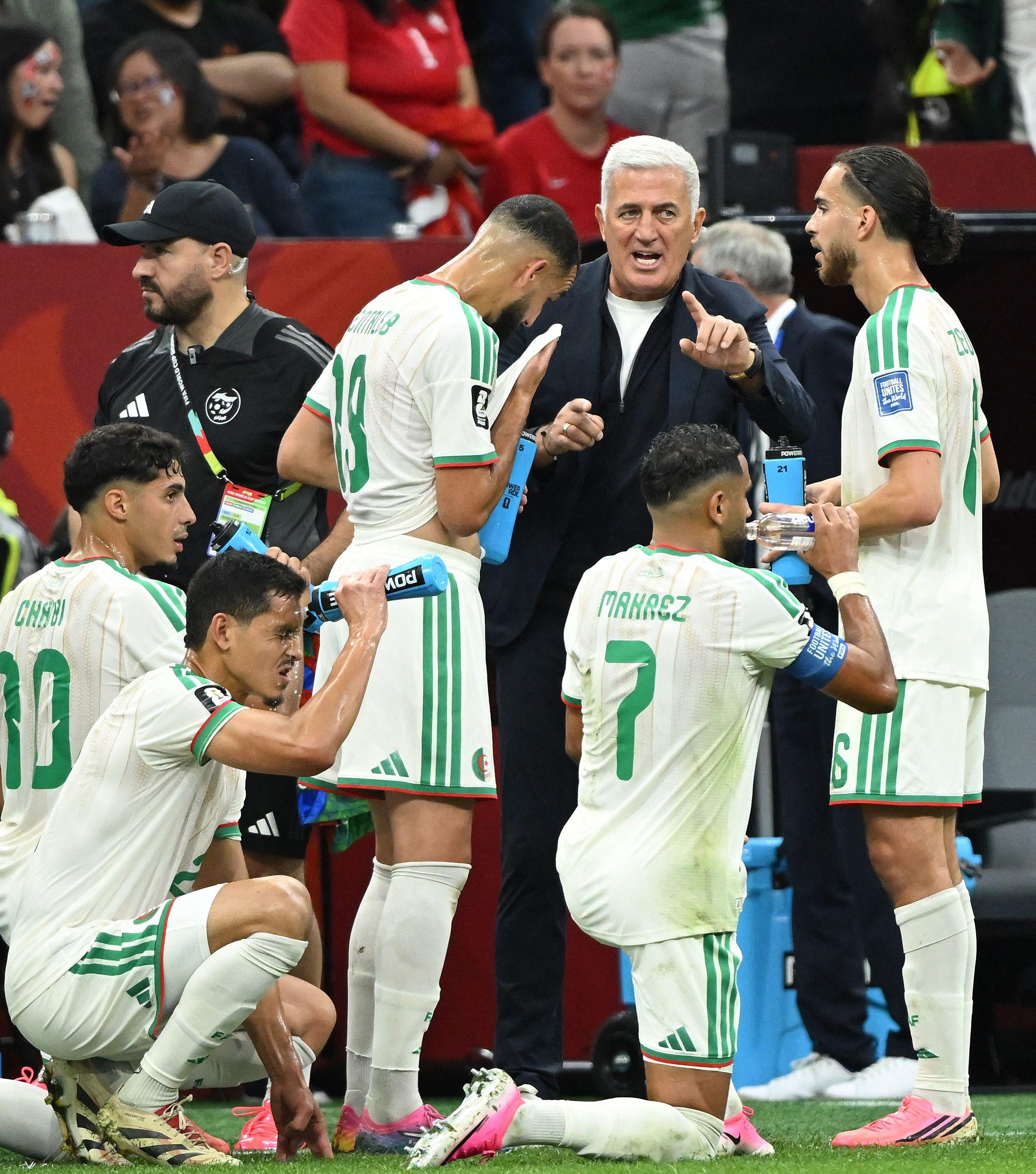 Dalić napustio klupu Hrvatske, koji su još selektori otišli ili su smenjeni posle Mundijala 4 vladimir petković u razgovoru sa fudbalerima Alžira