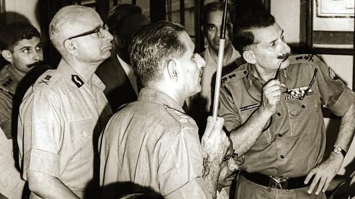 بارڈر سیکورٹی فورس کے اس وقت کے ڈائریکٹر جنرل کے ایف رستم جی 1971 کی جنگ میں جنرل سیم مانیکشا کے ساتھ تھے۔ 