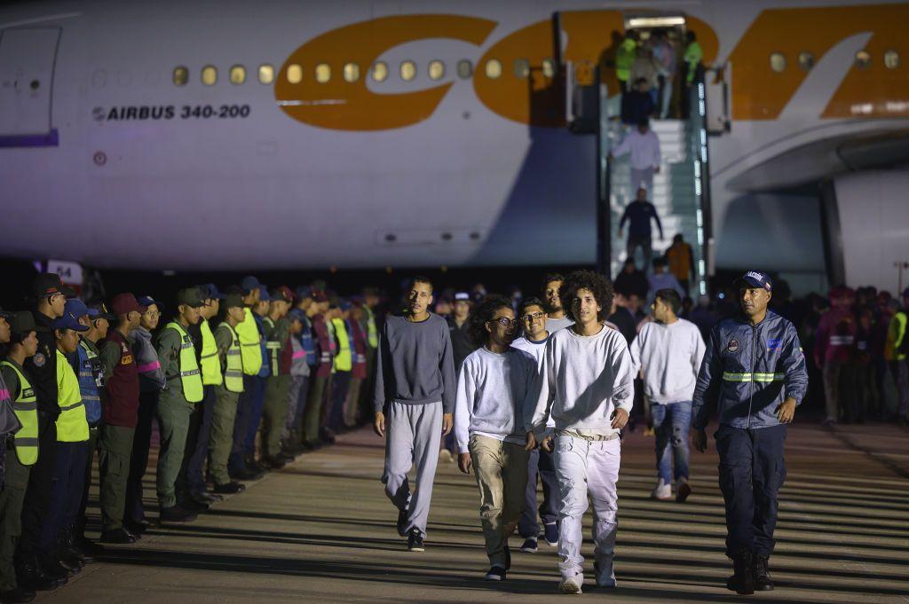 Venezolanos llegando a Maiquetía