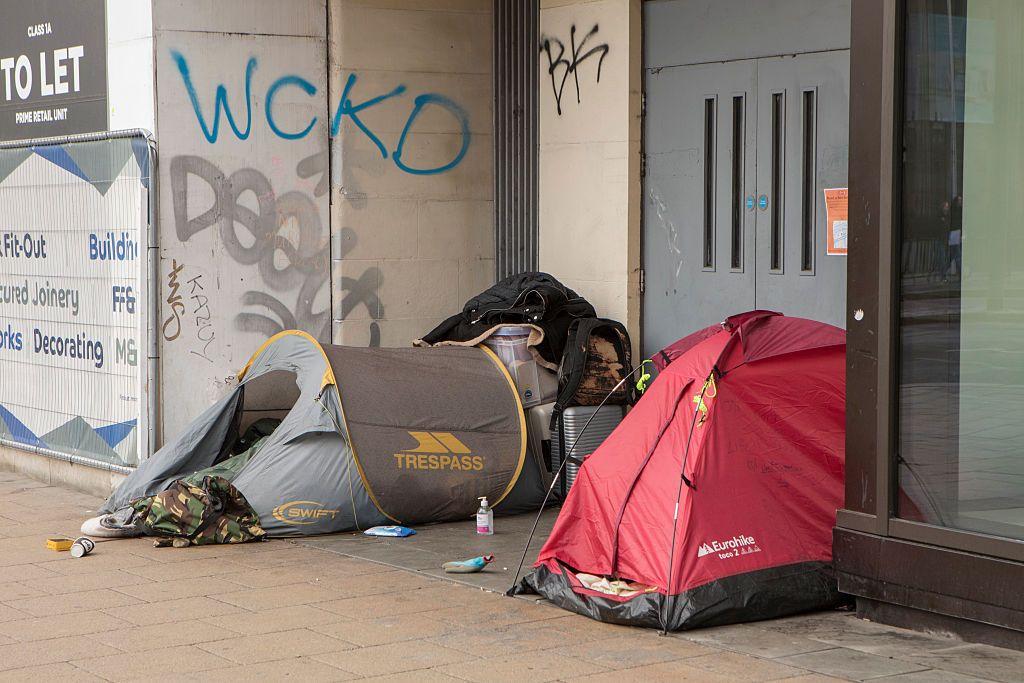 Una persona que duerme en la calle en carpas en Edinburgo. 