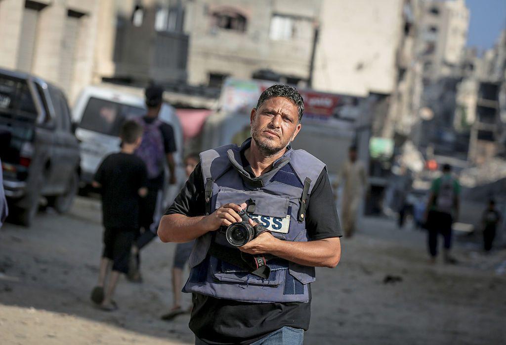 وزير الخارجية الأمريكية يزور إسرائيل، وتنديد باستمرار منع الصحفيين من دخول غزة 3 بدأ الصحفي في بي بي سي، مجدي كاريك، إضراباً عن الطعام مع بعض زملائه لتسليط الضوء على الوضع الإنساني في غزة، ويحاول تغطية ما يحدث في غزة في ٢٥ يوليو/تموز ٢٠٢٥.