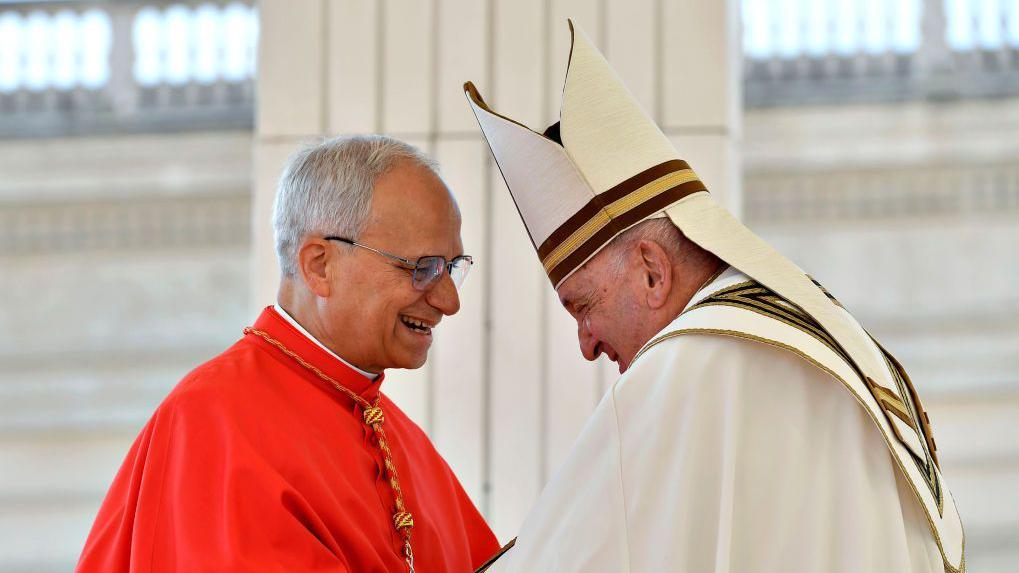 Robert Prevost, ahora papa León XIV junto al papa Francisco en 2023