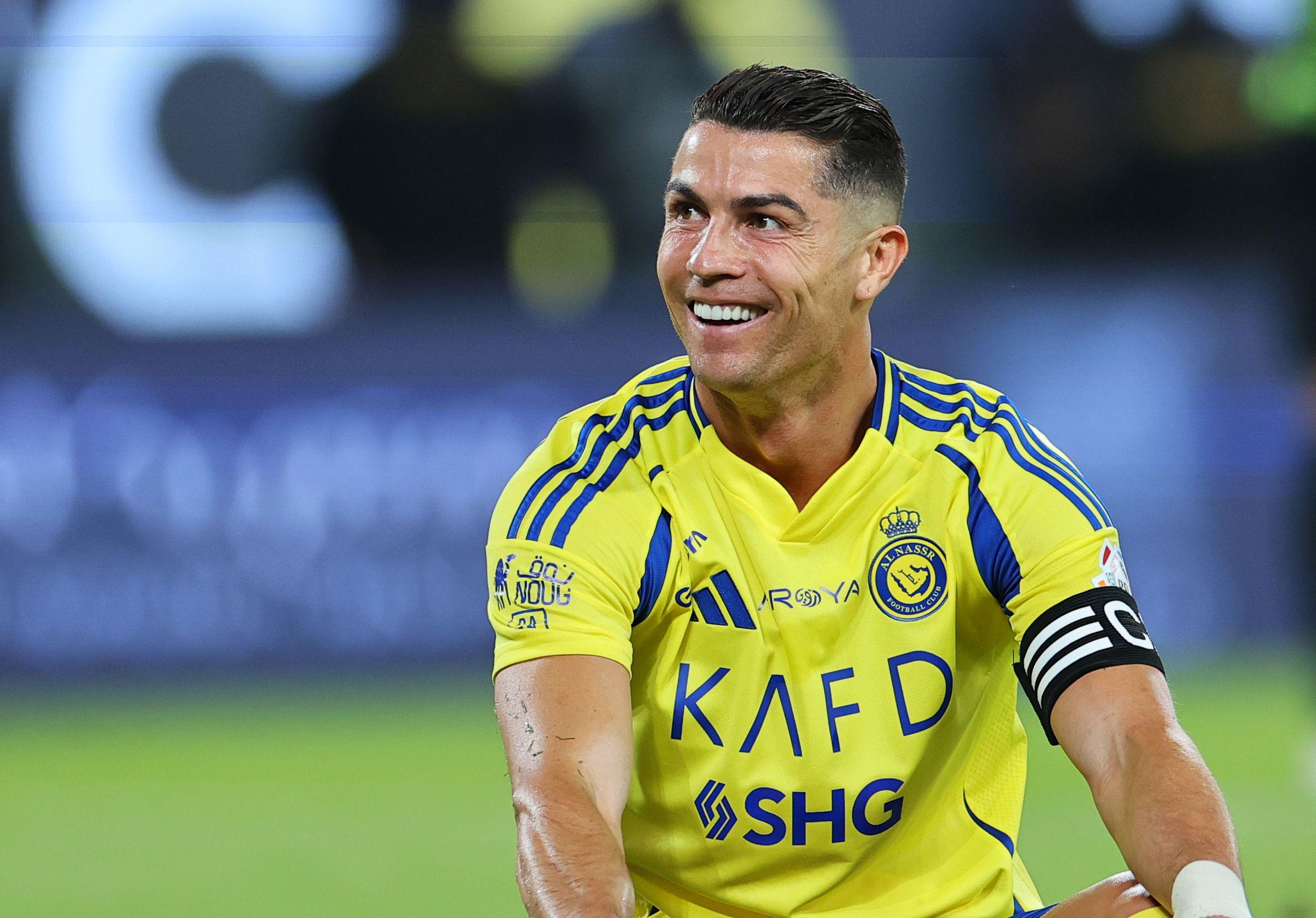 كريستيانو رونالدو يواصل اللعب في النصر حتى 2027 3 رونالدو