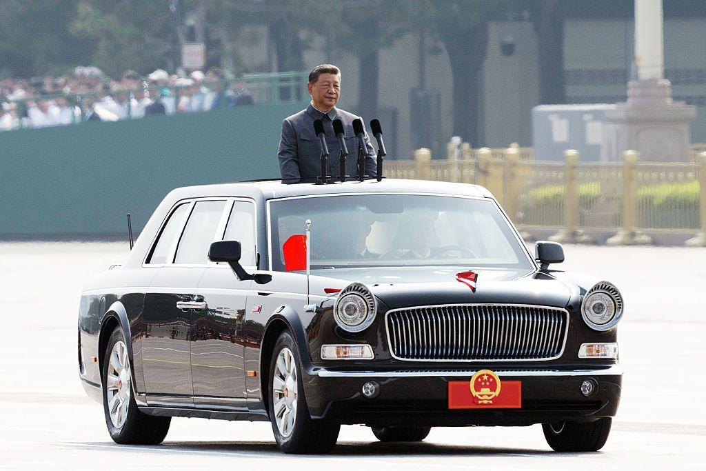 kineski predsednik si đinping u vozilu tokom parade