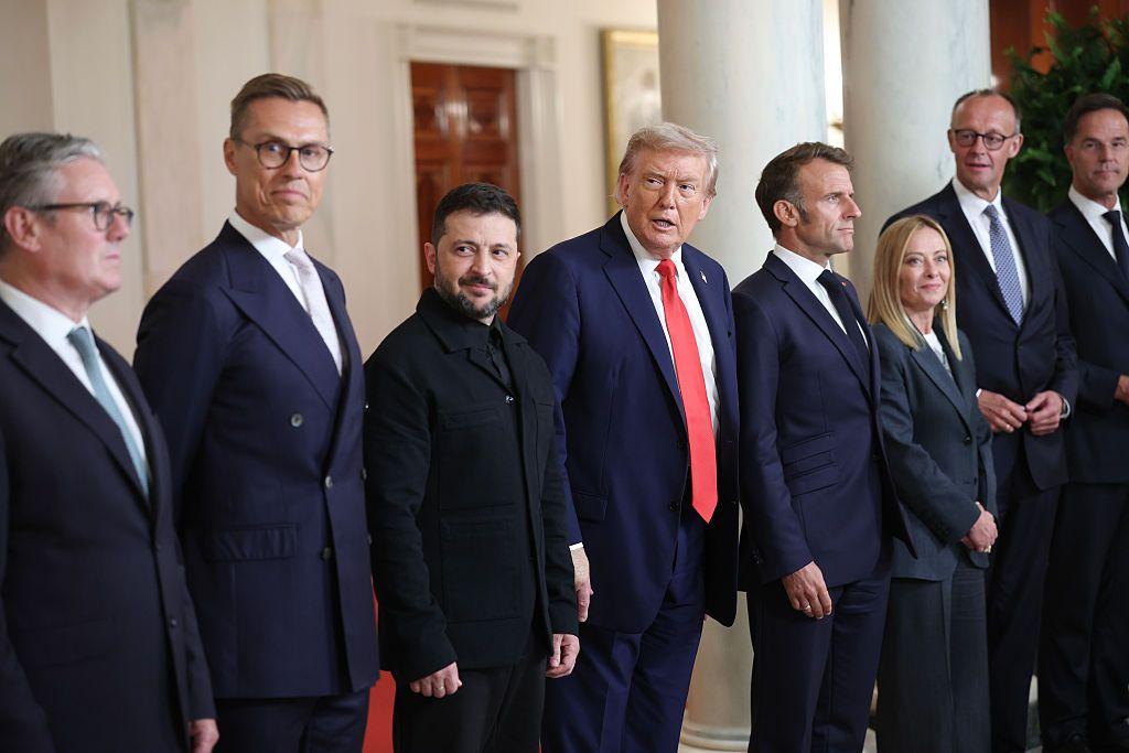 Los líderes europeos, Zelensky y Trump en la Casa Blanca.
