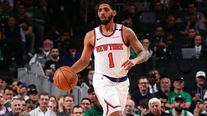 Kamerun Pejn u dresu Njujork Niksa