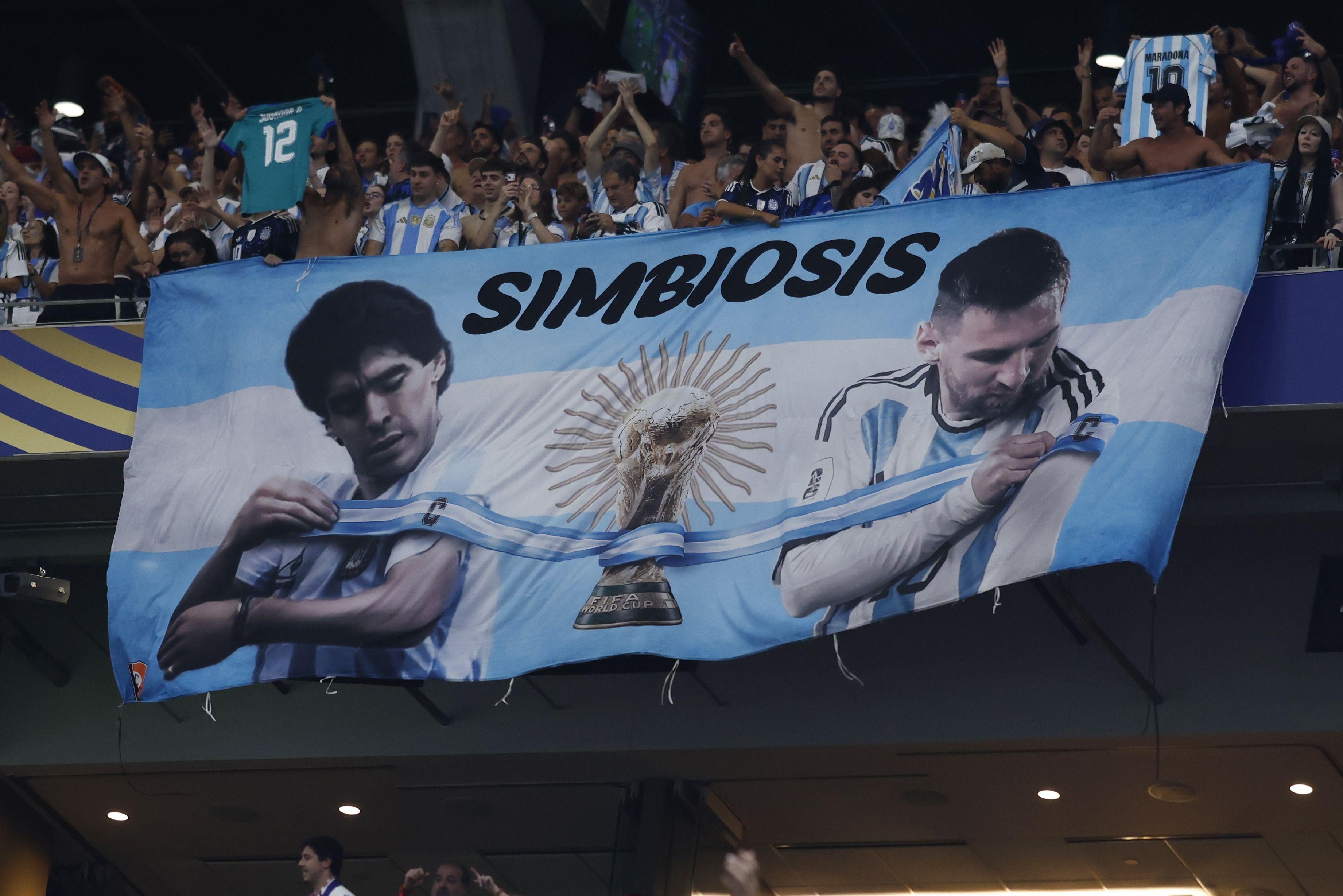 Argentini preti kazna zbog transparenta, ludnica u Buenos Ajresu - u fotografijama 3 argentina - engleska, navijači argentine, dijego maradona i lionel mesi