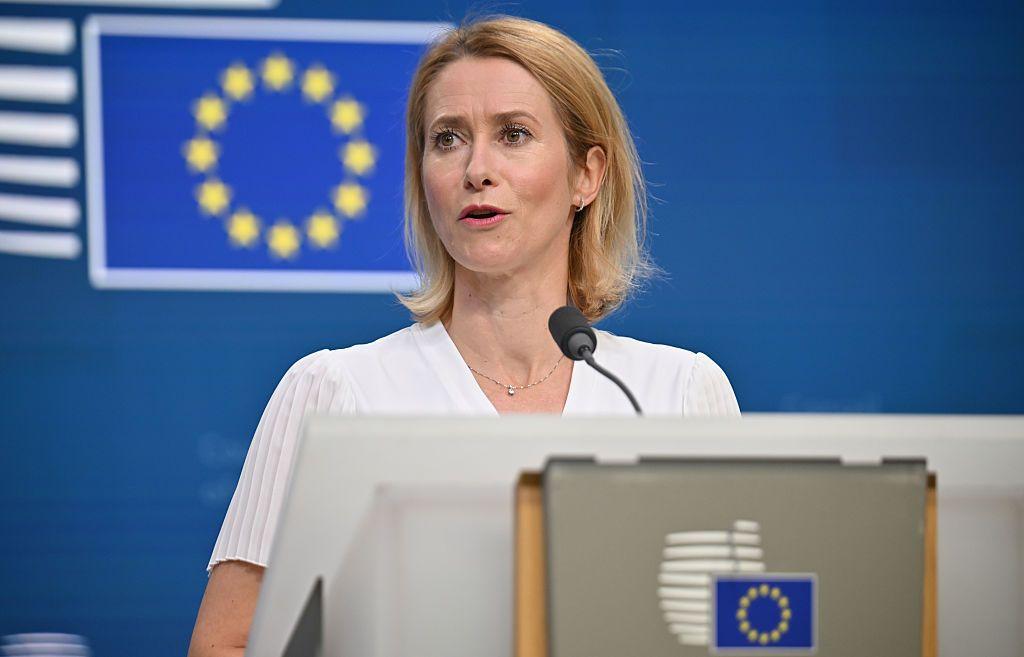 "دول الخليج تدفع ثمن القنابل الأمريكية، انسحبوا قبل فوات الأوان!" - طهران نيوز 3 مسؤولة السياسة الخارجية في الاتحاد الأوروبي، كايا كالاس، خلال اجتماع طارئ لوزراء خارجية الاتحاد لمناقشة تصاعد التوترات في الشرق الأوسط عقب الهجمات الإسرائيلية على إيران، في بروكسل، بلجيكا، في 17 يونيو/حزيران 2025.